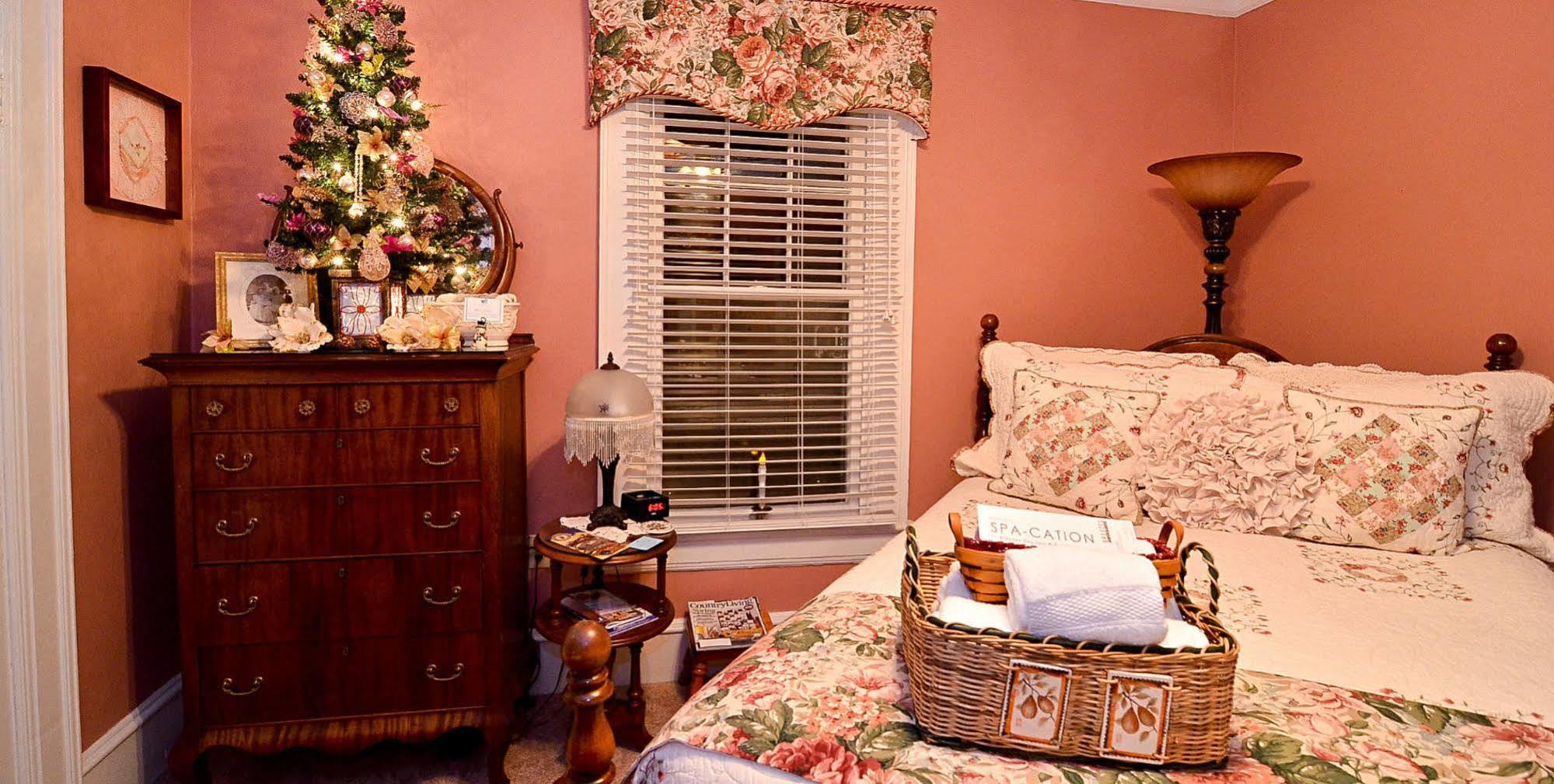 Bay Haven Inn Of كاب تشارليس المظهر الخارجي الصورة